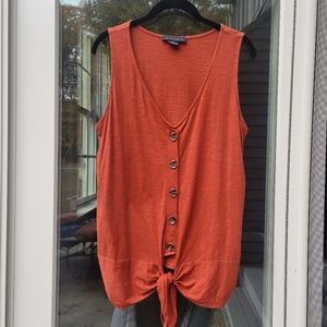 Button front knotted top